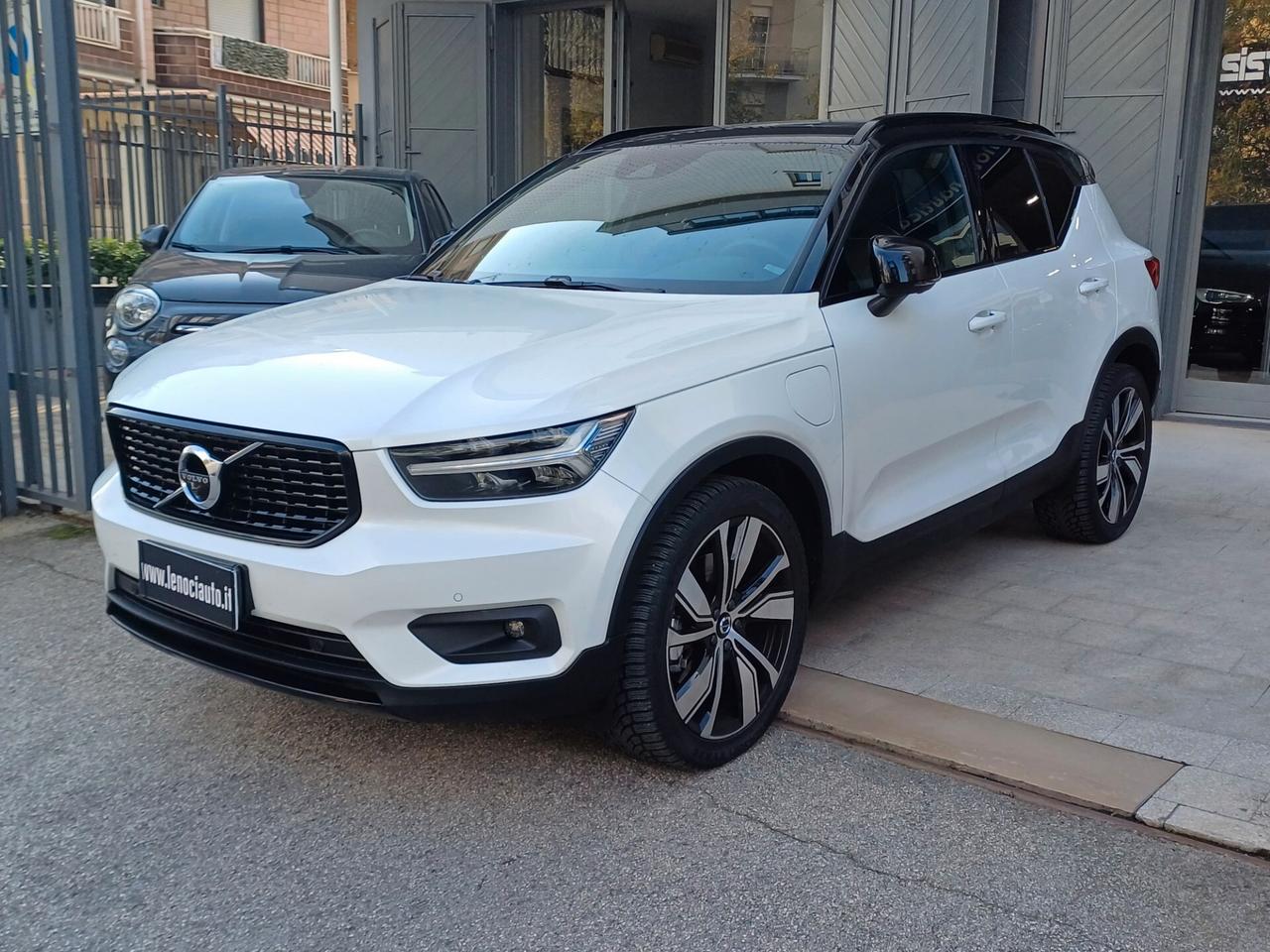 Volvo XC40 T5 Recharge Plug-in Hybrid R-design