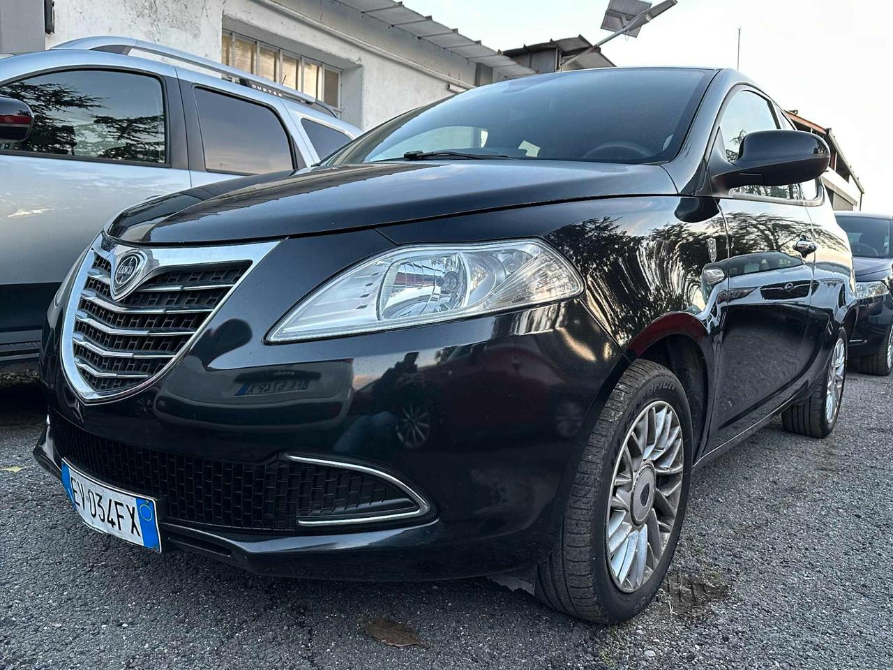 Lancia Ypsilon 1.2 69 CV 5 porte S&S Silver