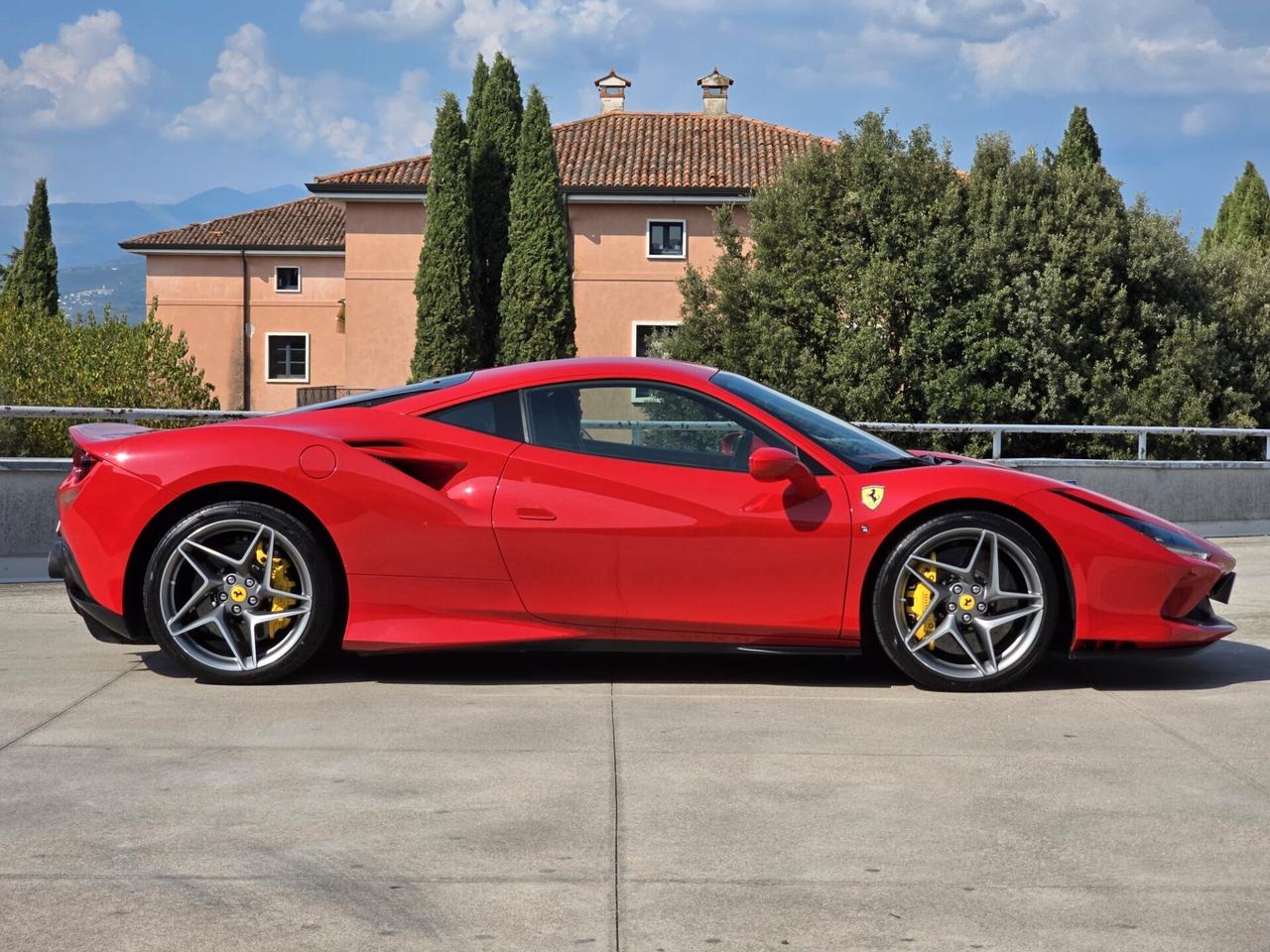 Ferrari F8 Tributo IVA Garanzia Ferrari