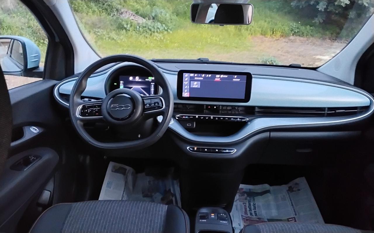 Fiat 500 500e Berlina 42 kWh La Prima
