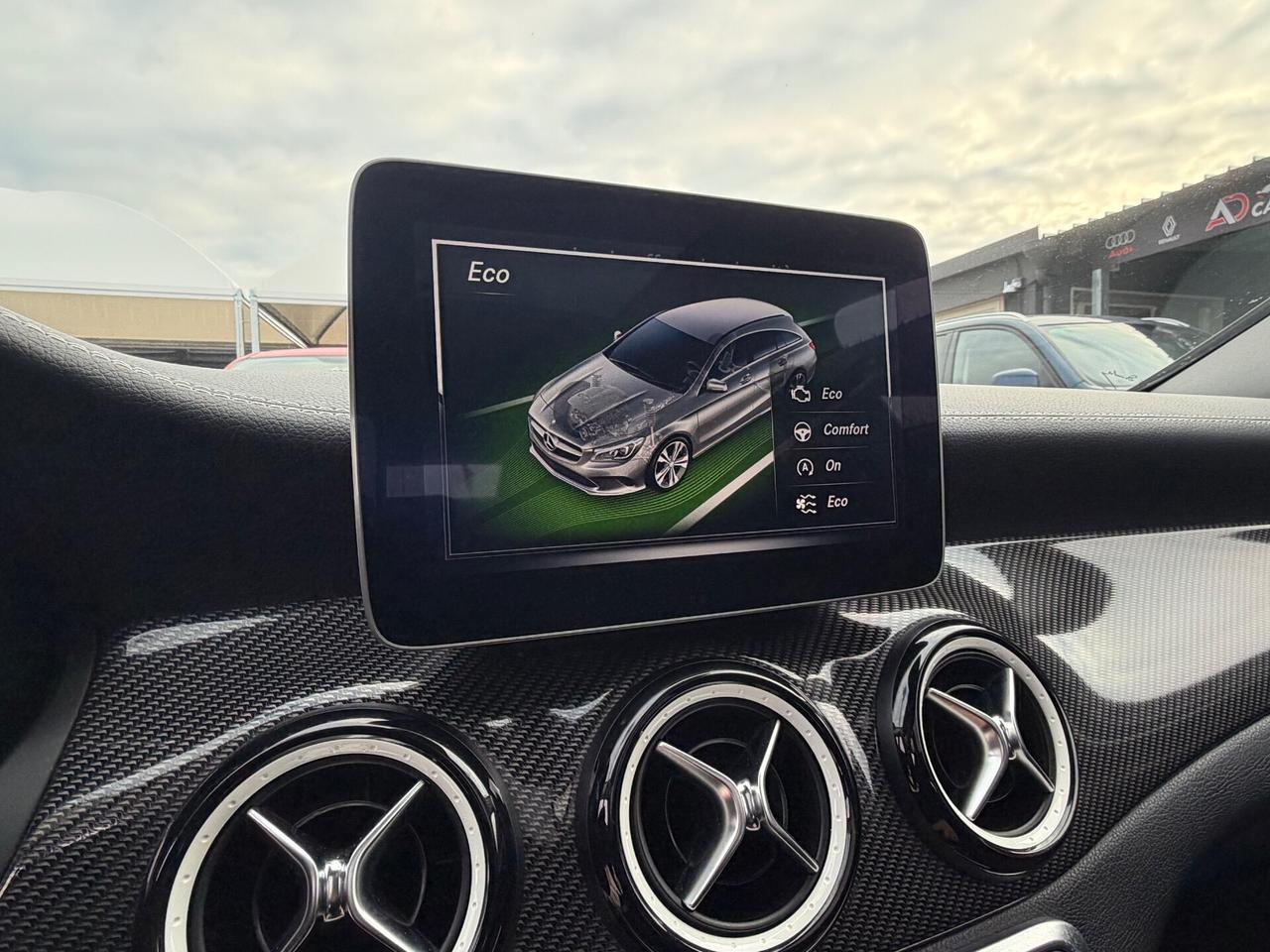 Mercedes CLA 200d 4Matic Premium AMG