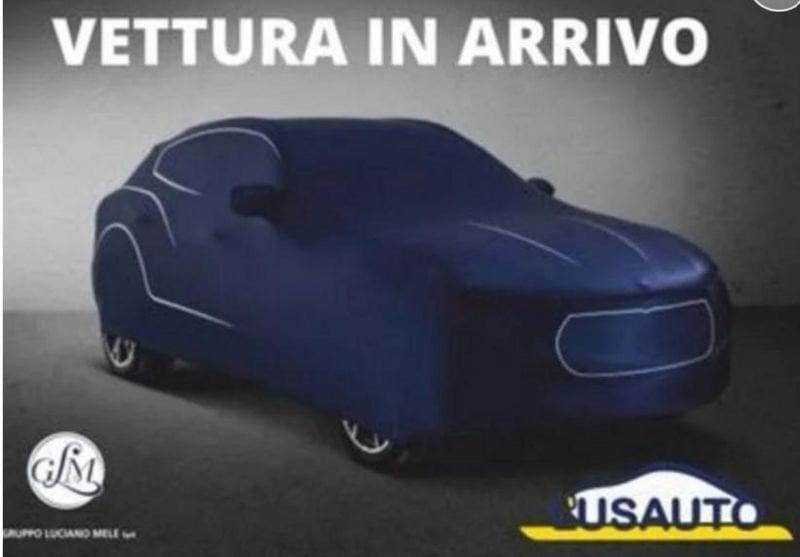 Volvo XC40 B3 automatico Plus Dark