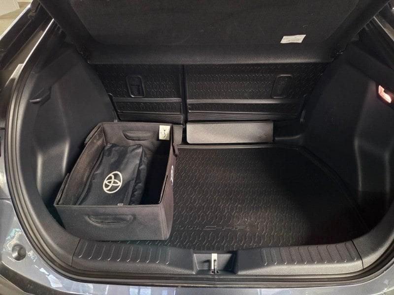 Toyota C-HR (2023-) 1.8 HV Active