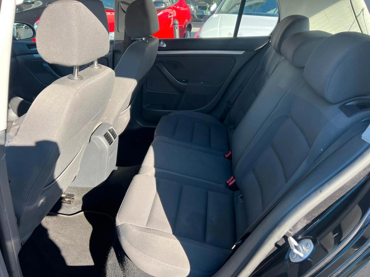 Volkswagen Golf 1.6 16V FSI 5p. Comfortline