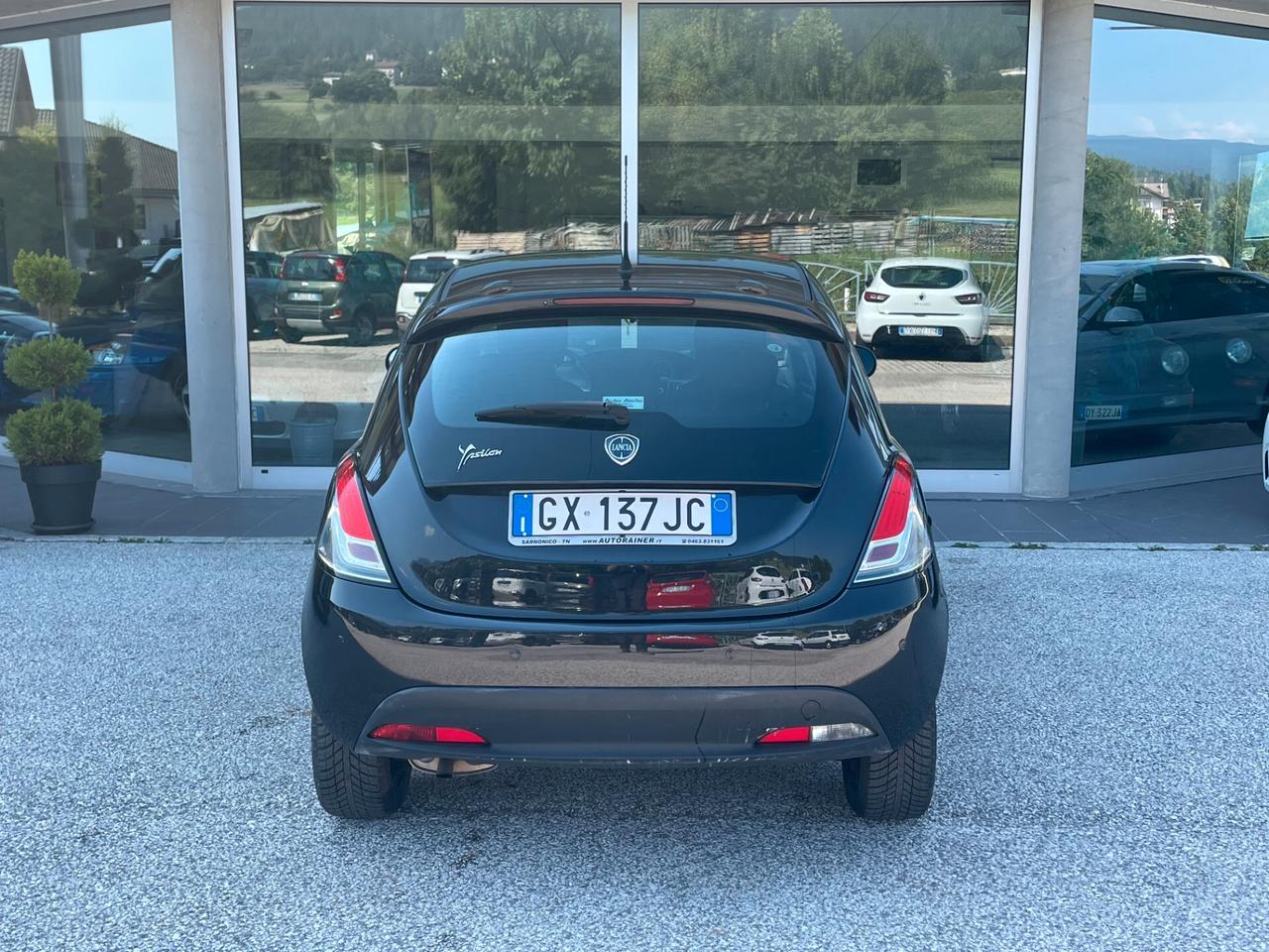 Lancia Ypsilon 1.2 69 CV 5 porte "NEOPATANTATI"