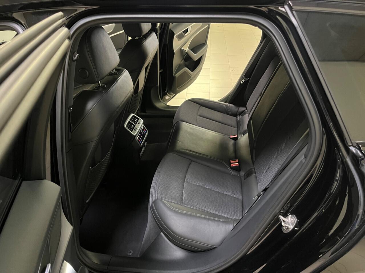 Audi A6 Avant 40 2.0 TDI S line *matrix