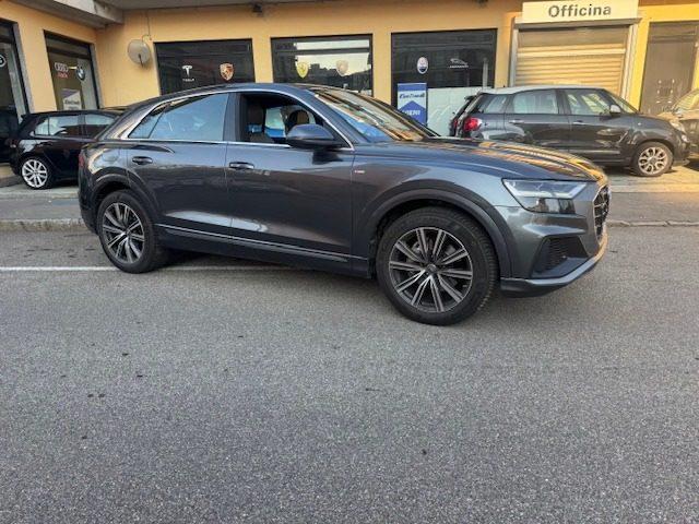 AUDI Q8 55 TFSI quattro tiptronic S-LINE