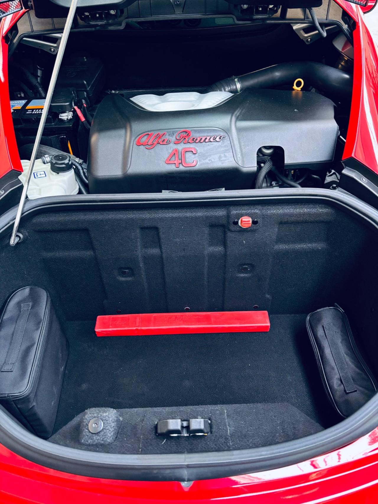 Alfa Romeo 4C 1750 TBi ex Jorge Lorenzo