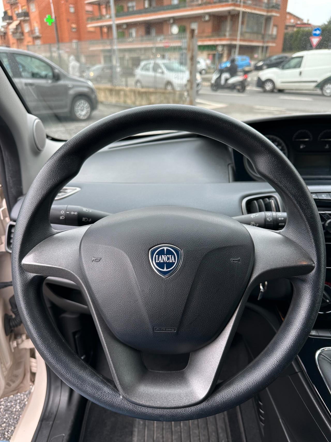 Lancia Ypsilon 70.000KM NEOPATENTATI