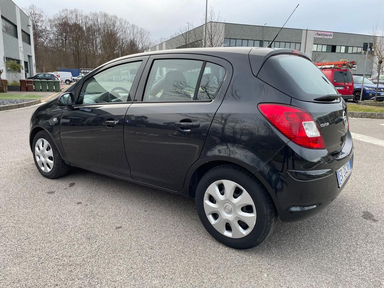 Opel Corsa 1.2 5 porte Sport* Neo patentati *