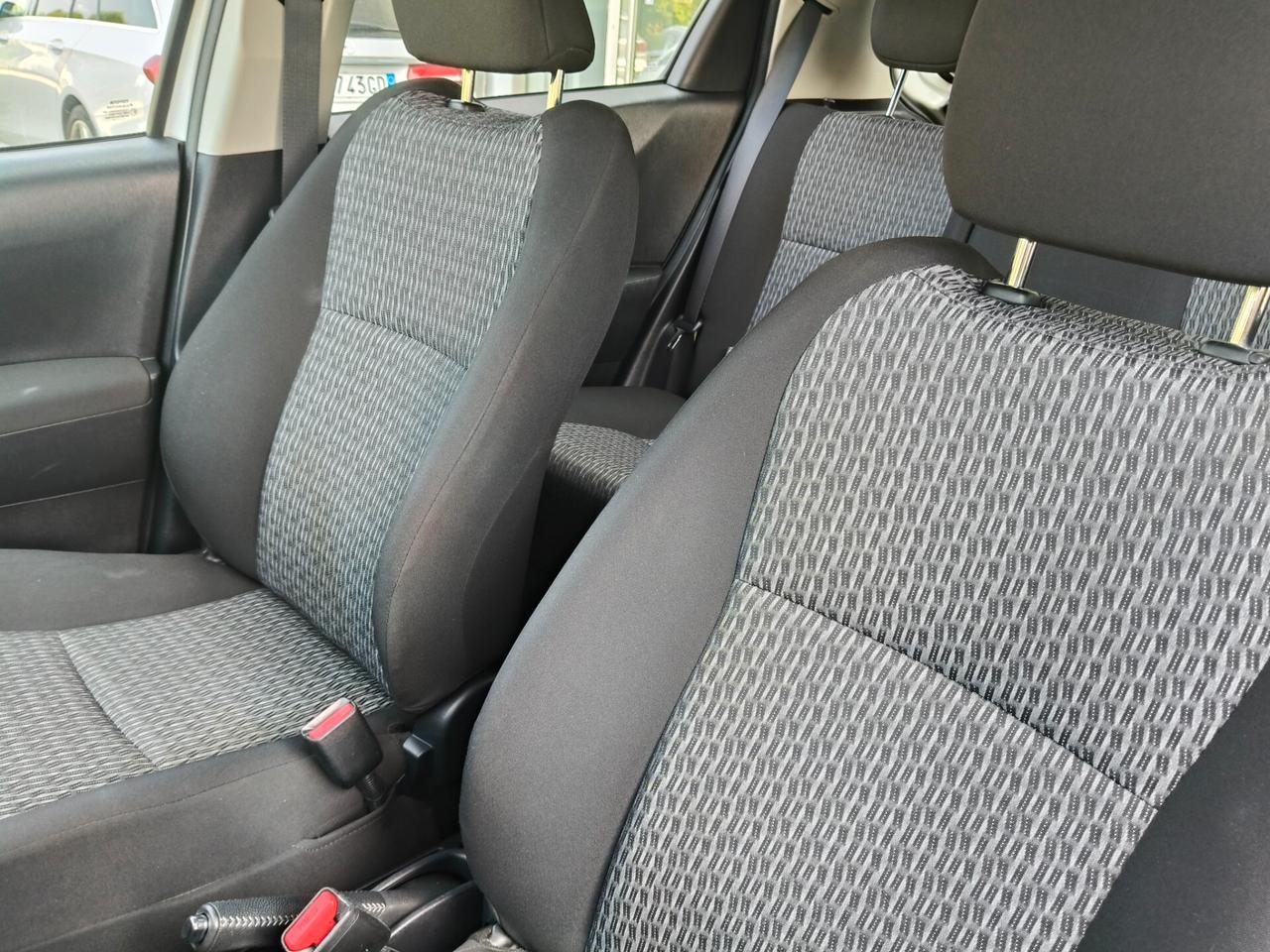 Toyota Yaris 1.0 5 porte Lounge