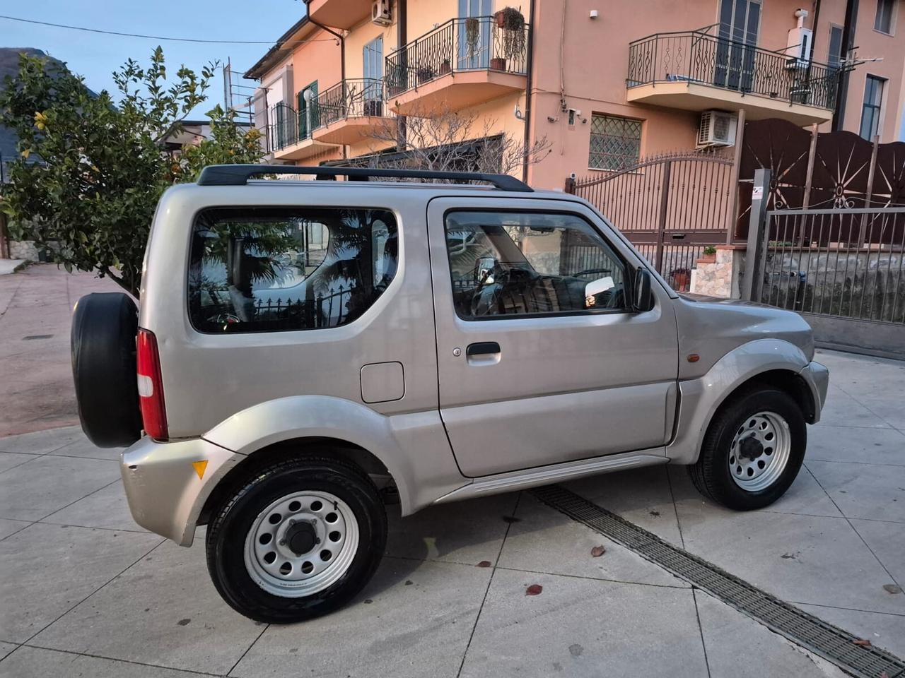 Suzuki Jimny 1.3i 16V cat 4WD JLX