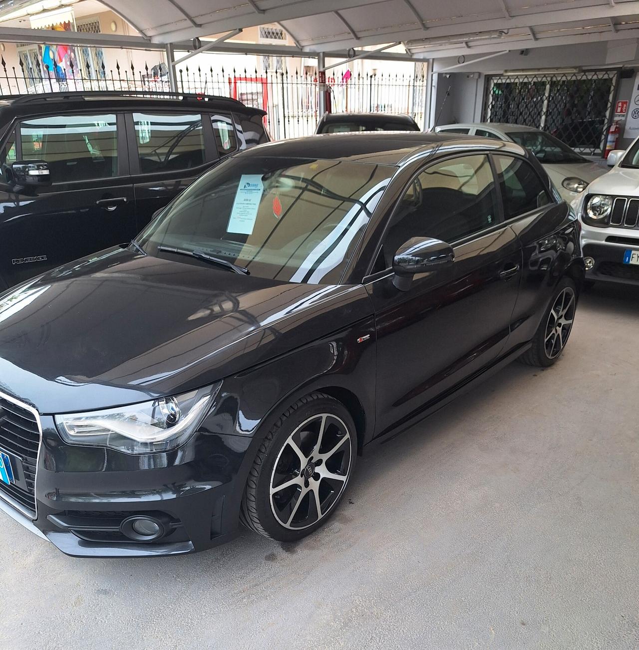 Audi A1 1.6 TDI 105 CV Ambition 02/2011