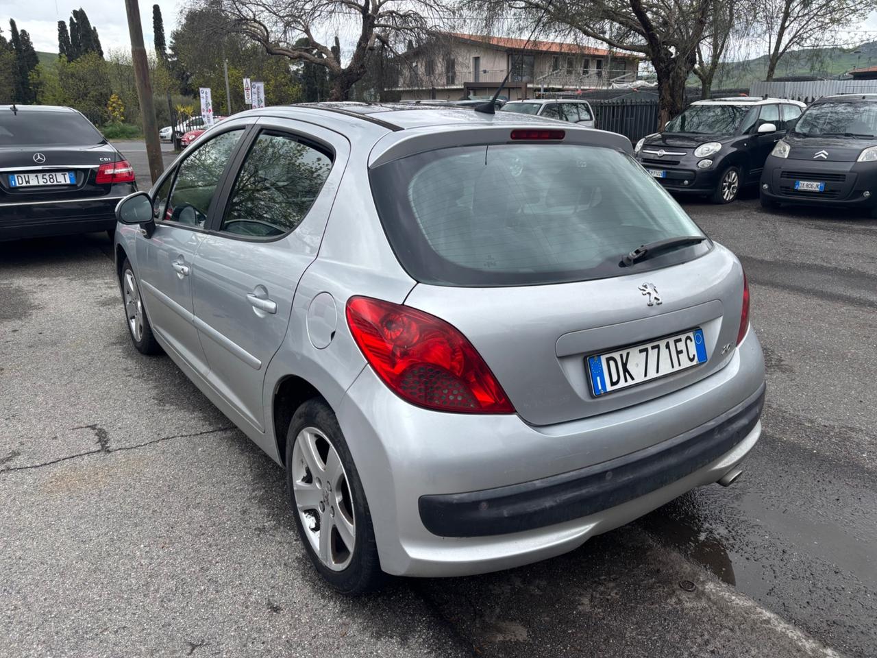 Peugeot 207 1.6 HDi 110CV 5p. XS