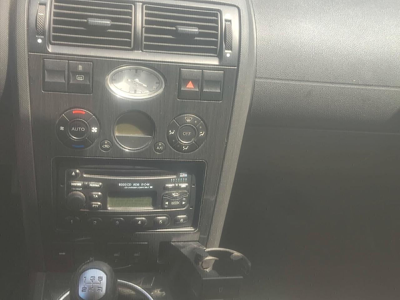 Ford Mondeo 2.0 TDDi cat 4p. Ghia