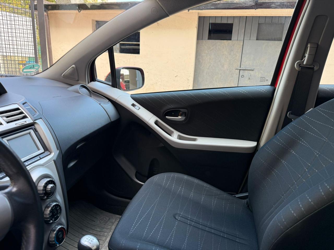 Toyota Yaris 1.0 5 porte