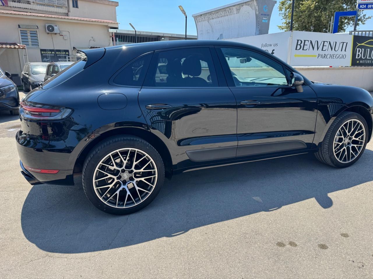 Porsche Macan 2.0 pari al nuovo
