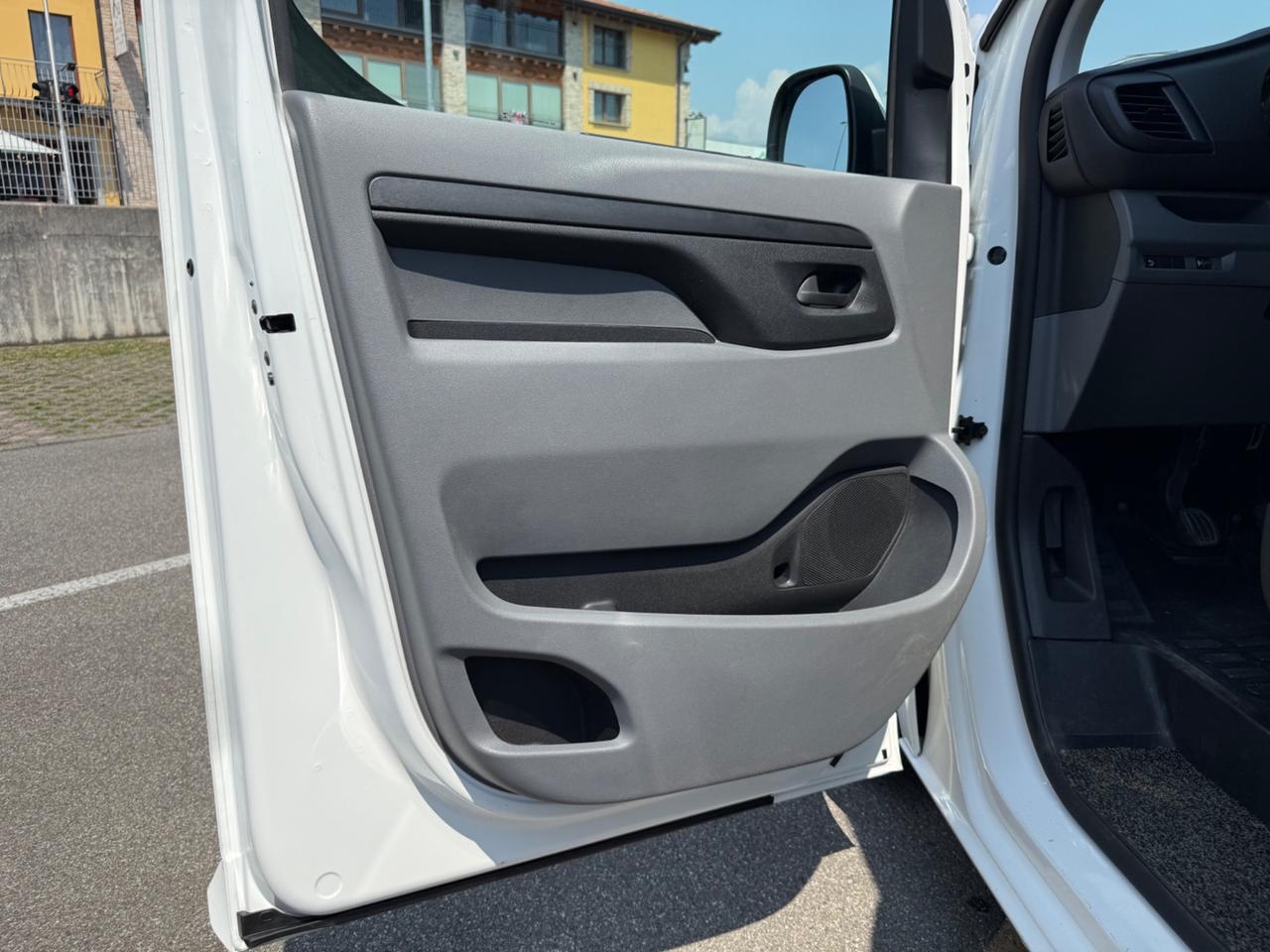OPEL ZAFIRA LIFE / VIVARO 1.5 DIESEL 8 posti