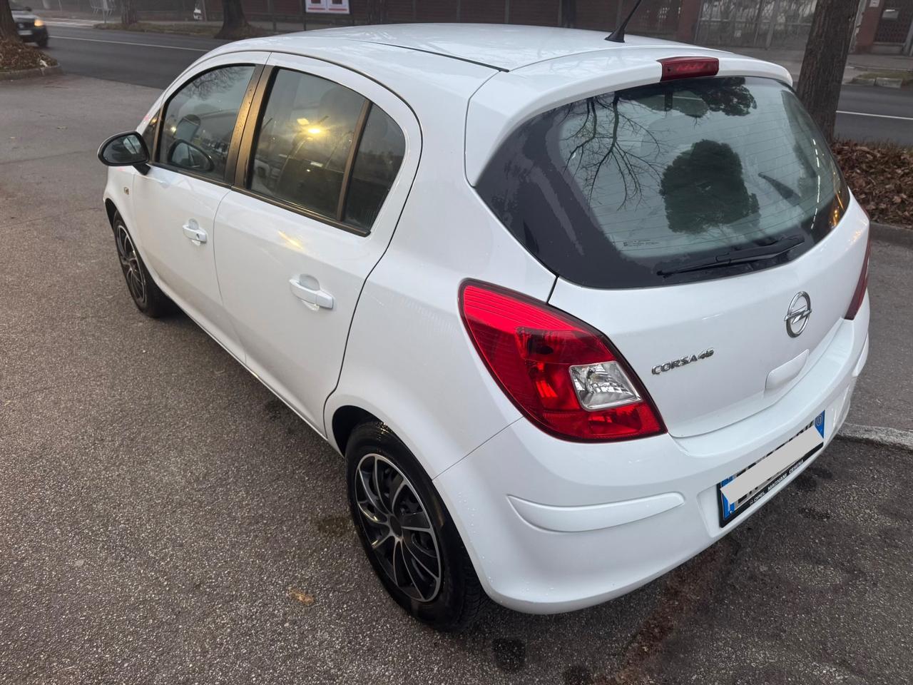 Opel Corsa 1.2 85CV 5 P GPL neopat garanzia 12 mesi