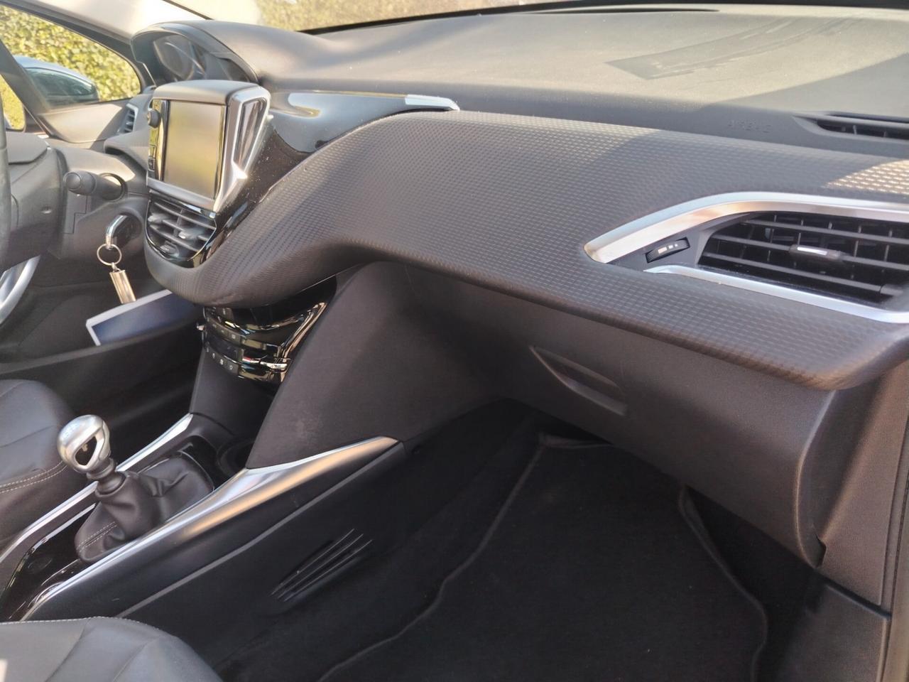 Peugeot 2008 BlueHDi 100 S&S Allure