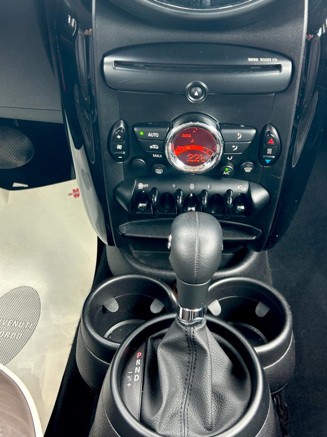 " UNA CHICCA " Mini 2.0 Cooper D Countryman Automat.