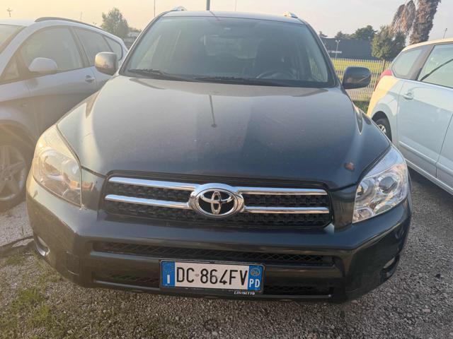 TOYOTA RAV 4 MY23 179,001km RAV4 2.2 D-4D 177 CV Luxury Bellissima