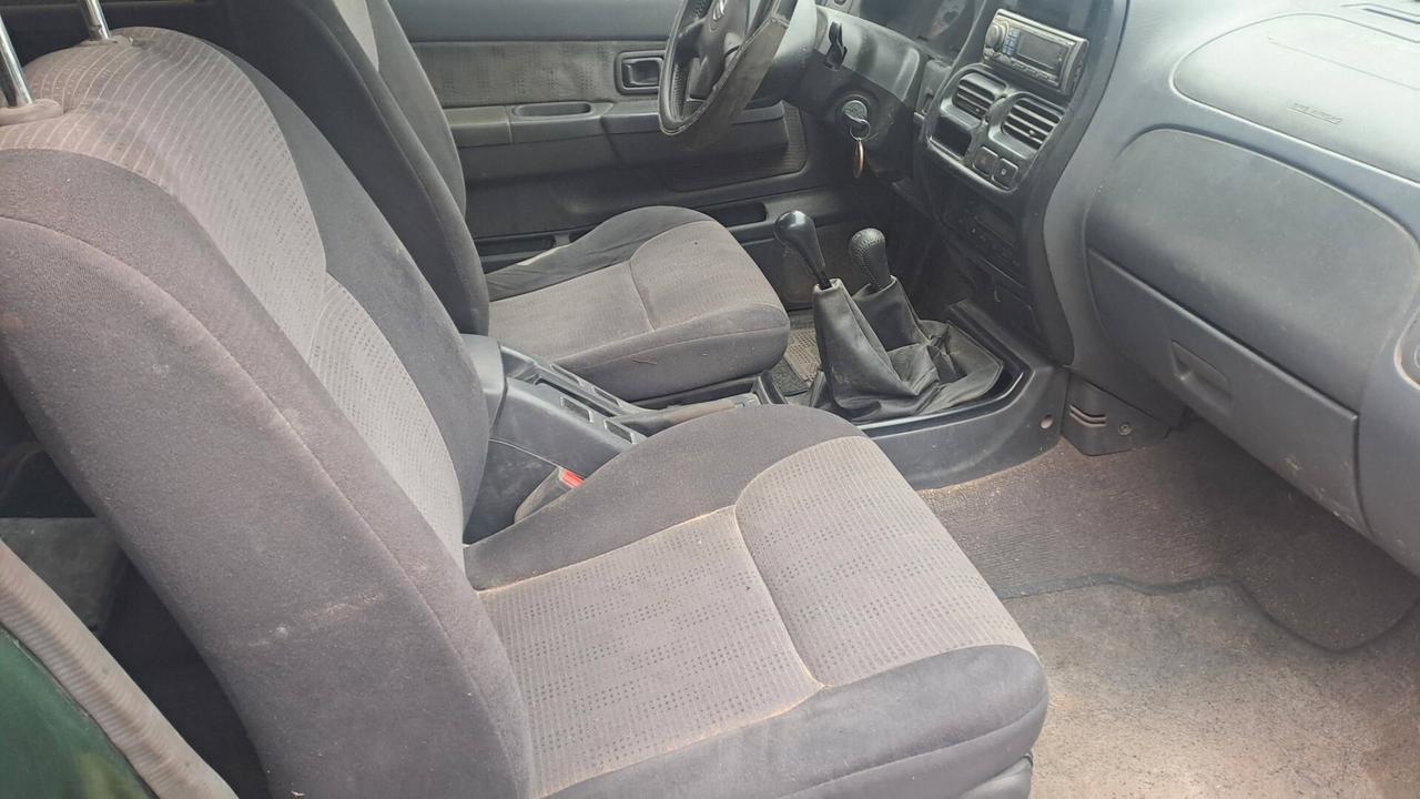 Nissan NAVARA Pick Up CABINASINGOLA