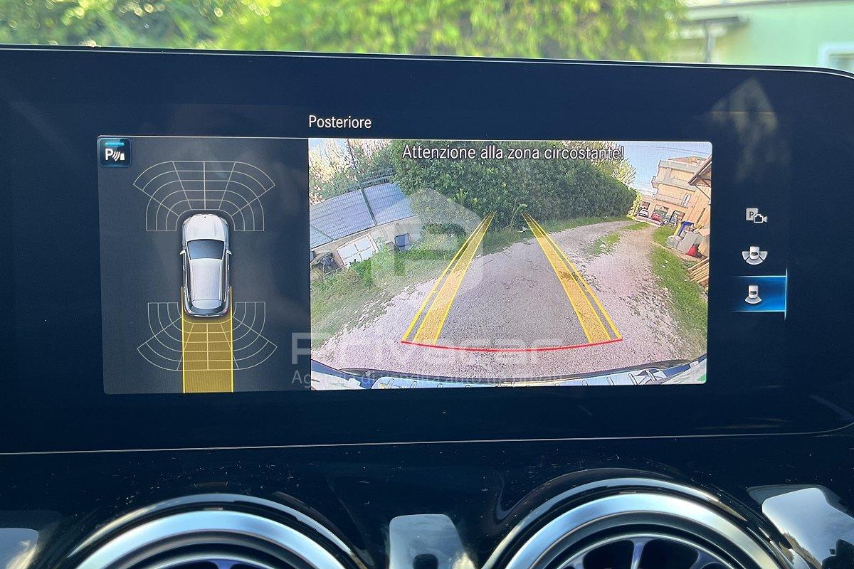 MERCEDES GLA 180 d Automatic Business