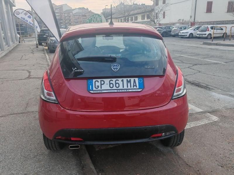 Lancia Ypsilon 1.0 FireFly 5 porte S&S Hybryd Gold