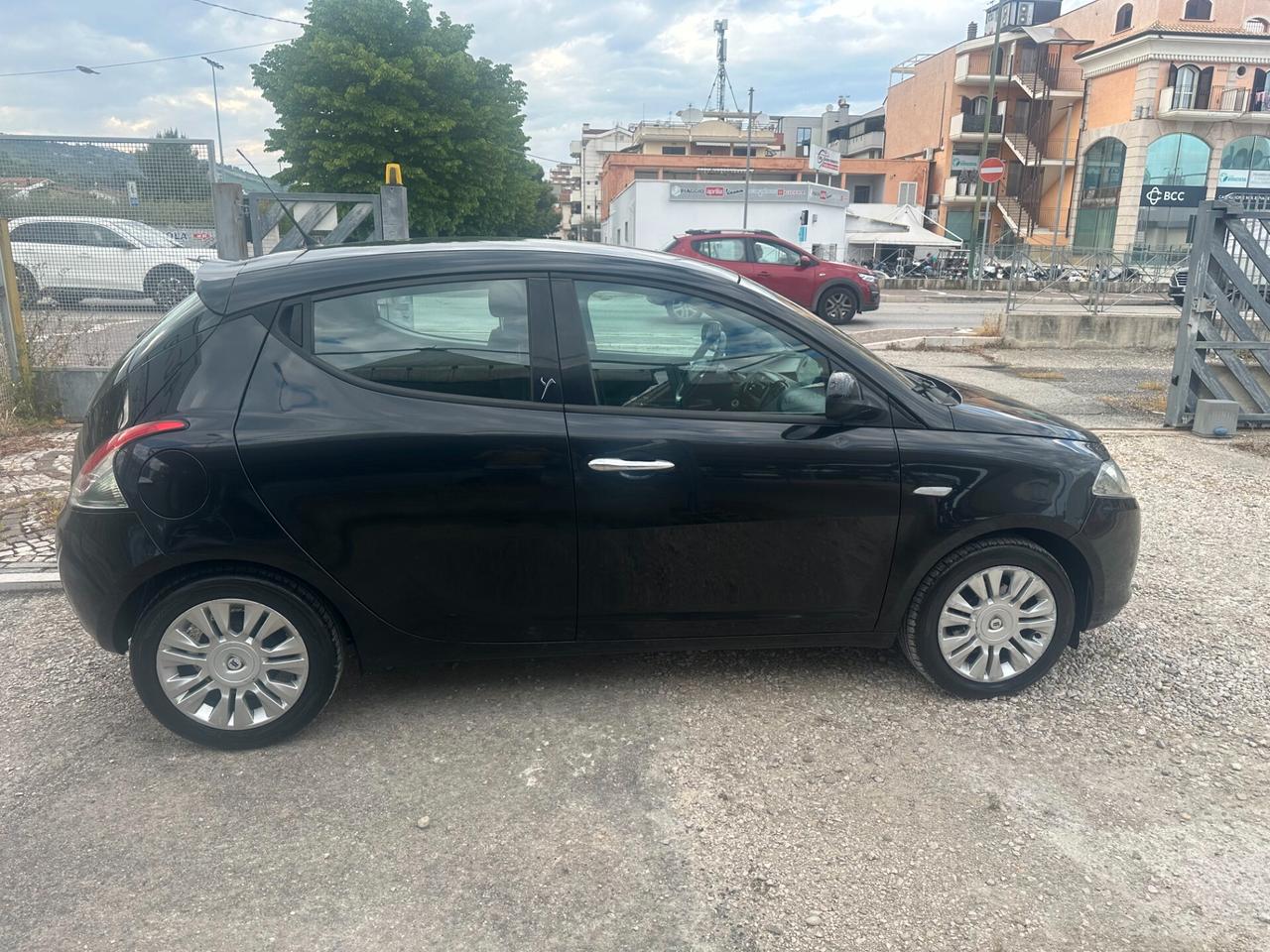 Lancia Ypsilon 1.2 69 CV 5 porte GPL Ecochic Gold
