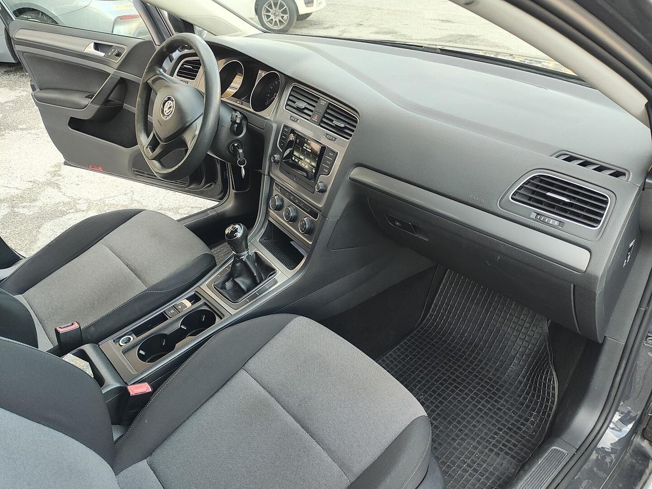 VOLKSWAGEN Golf Variant 1.6 TDI 90 CV Trendline