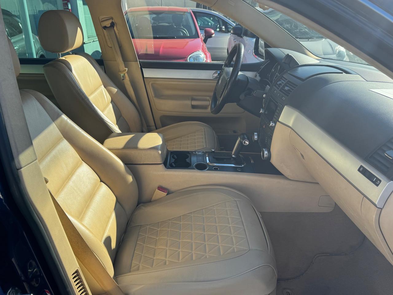 Volkswagen Touareg 3.0 V6 tdi tiptronic dpf