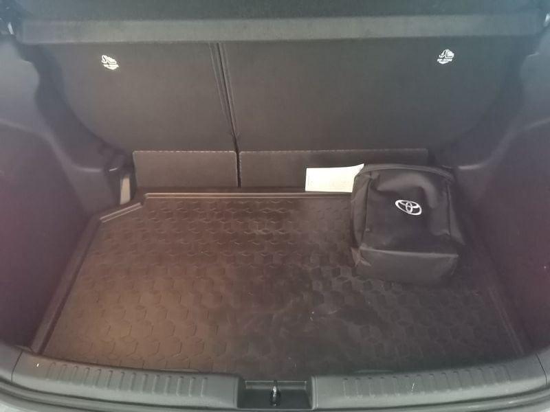 Toyota Yaris Hybrid Trend MY22