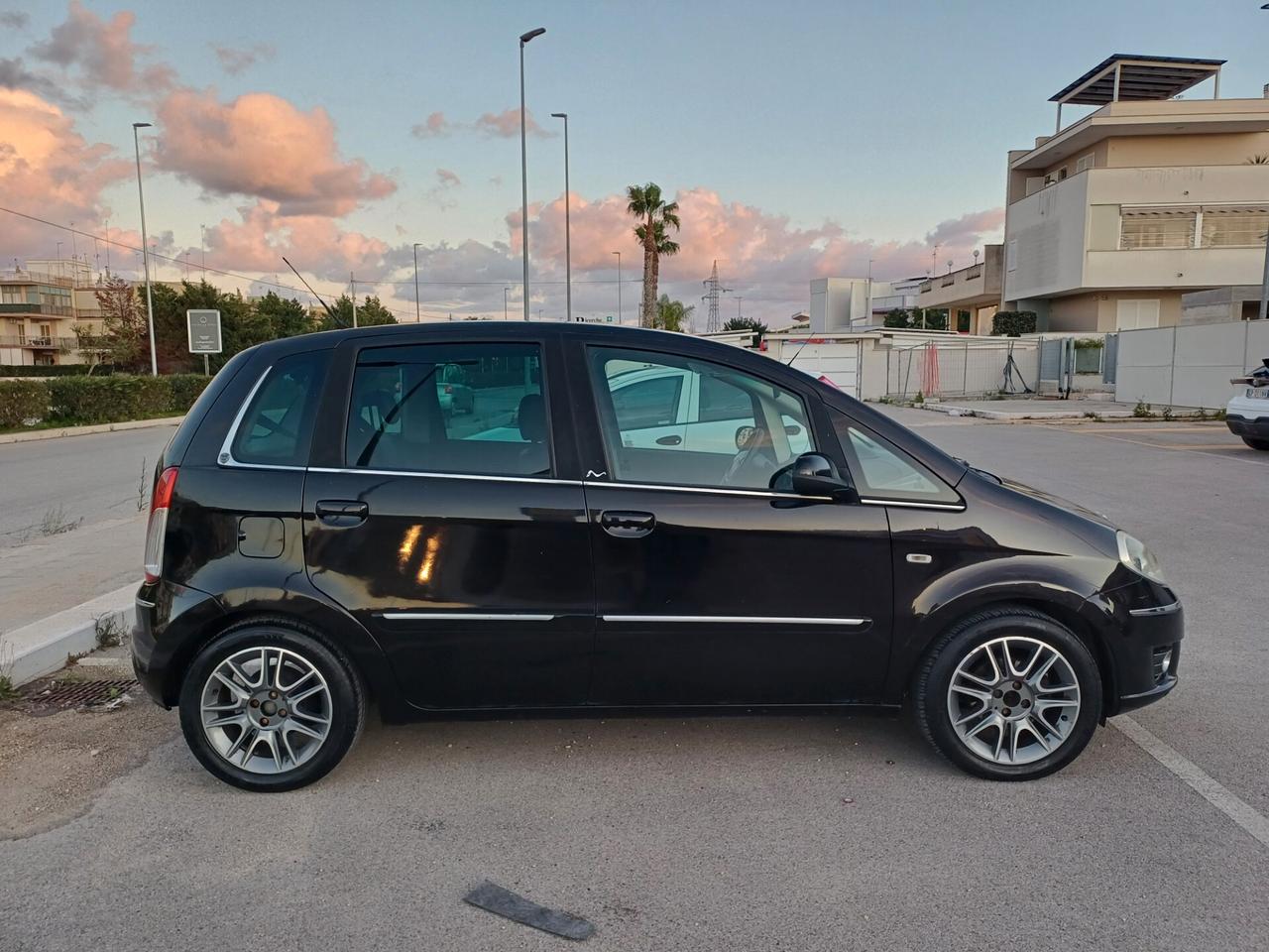 Lancia MUSA 1.4 8V Ecochic (GPL) 5th Avenue