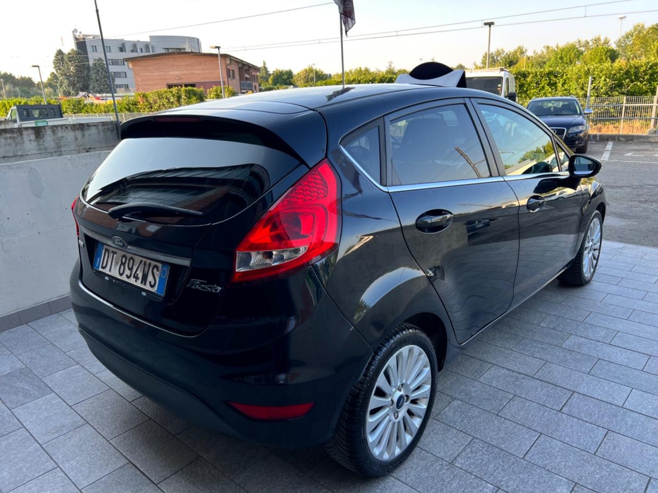 Ford Fiesta 1.4 TDCi 68CV 5 porte Titanium
