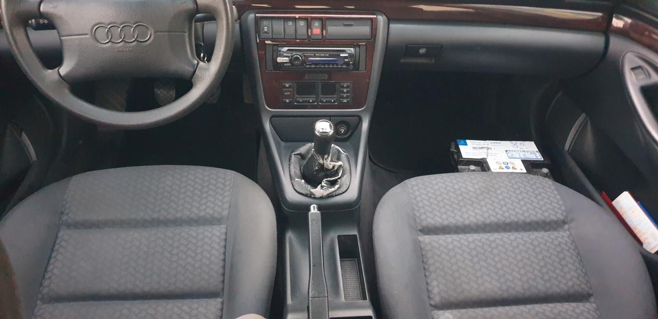 Audi A4 1.8 cat