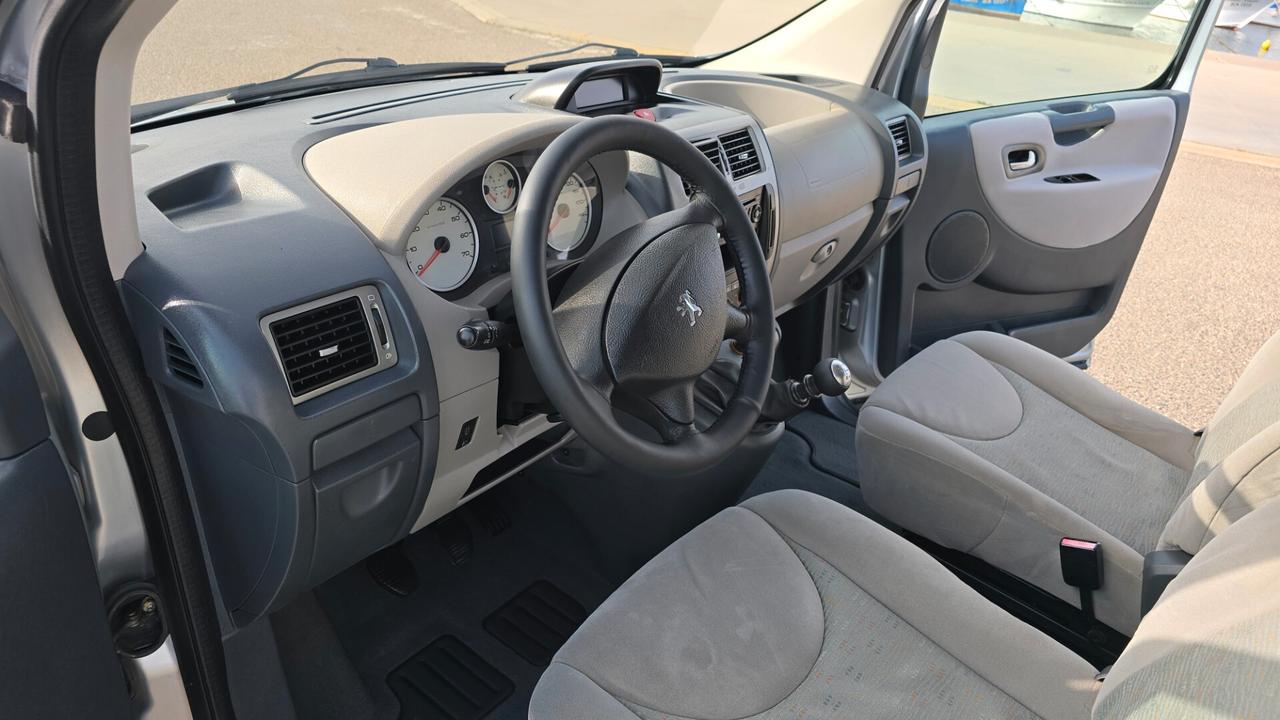 Peugeot Expert Tepee 2.0 HDi 120CV Pedana disabili 8 Posti