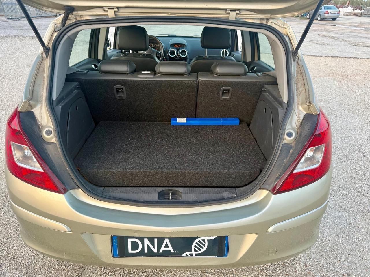 Opel Corsa 1.2 Benzina Metano unipropr. NEOPATENTATi