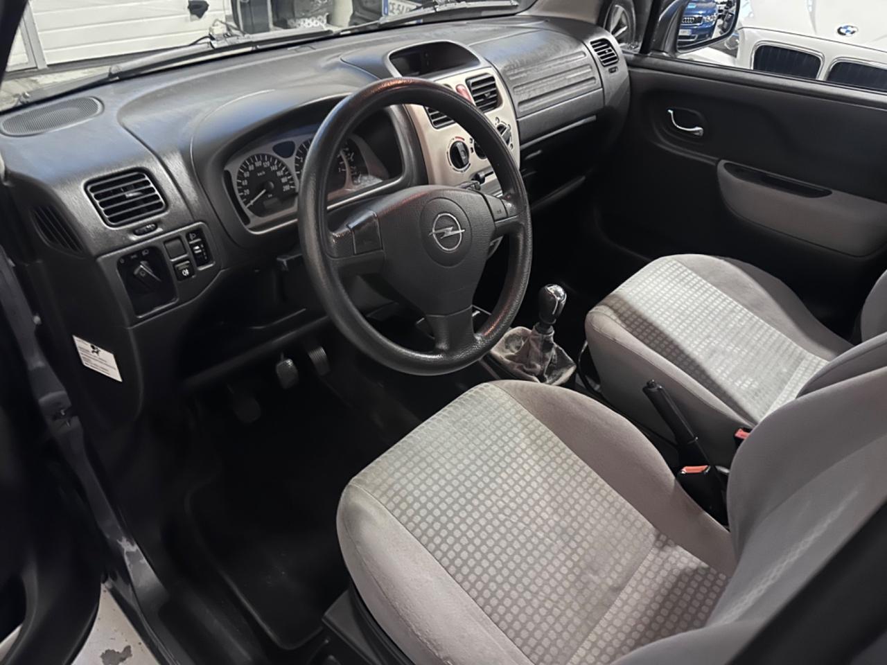 Opel Agila 1.0 12V Club