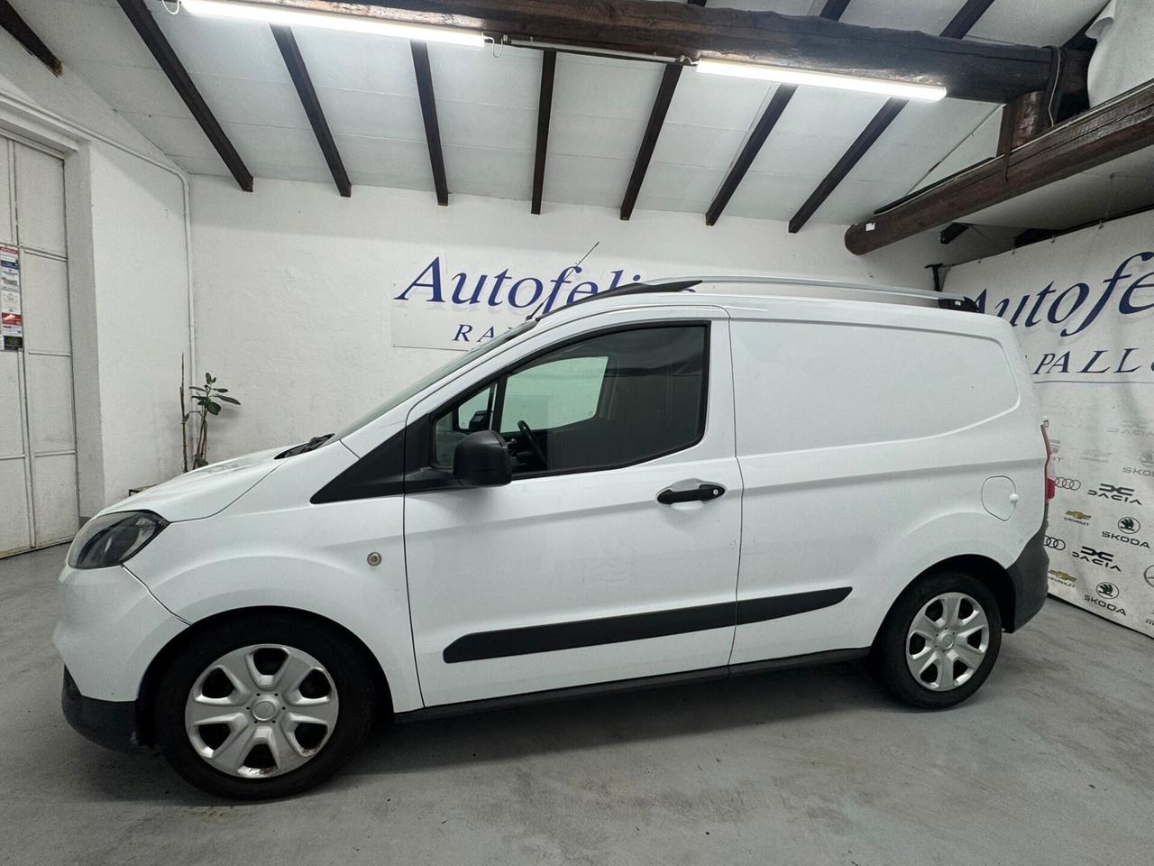 Ford transit courier 1,5 tdci 75 CV