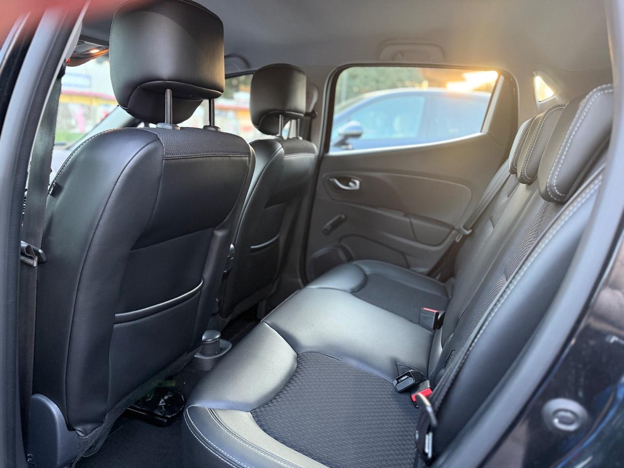 Renault Clio 1.5 dci SOLO 90.000KM - 2019