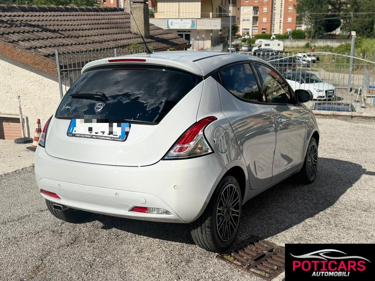 Lancia Ypsilon 1.2 69 CV 5 porte GPL Ecochic Gold