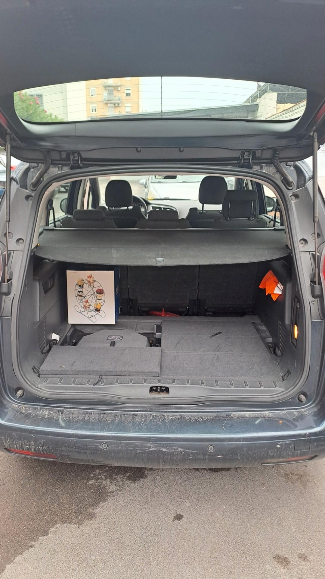 PEUGEOT 5008 1.6 HDi 112cv 7 POSTI