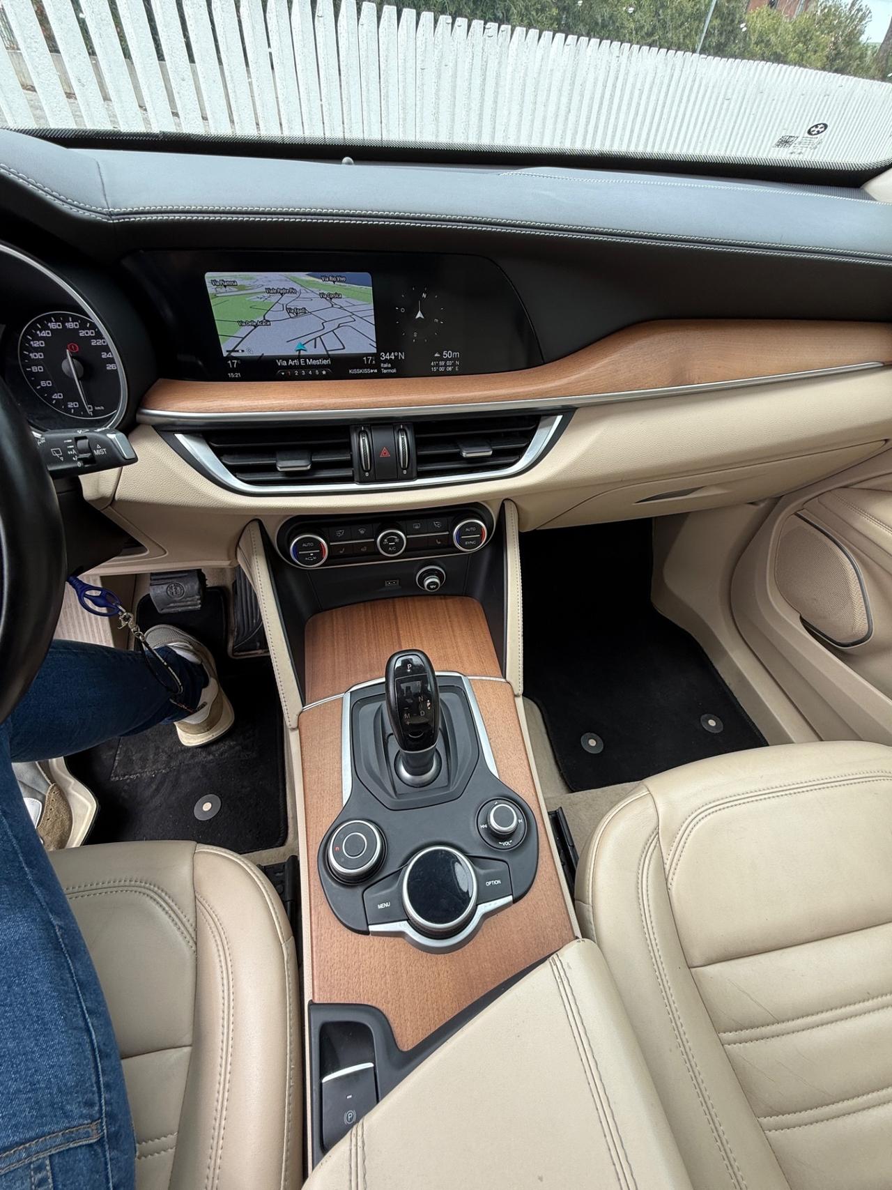 Alfa Romeo Stelvio 2.2 Turbodiesel 210 CV AT8 Q4 Executive