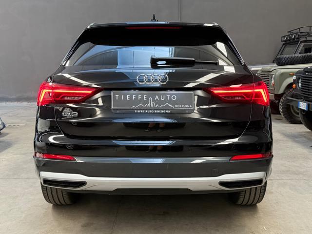 AUDI Q3 35 TDI S tronic Identity Black
