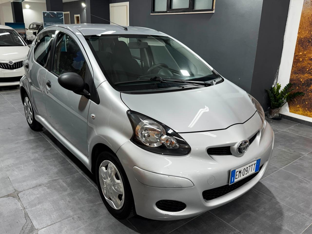 Toyota Aygo 1.0 68CV 5 porte Active 53596 KM