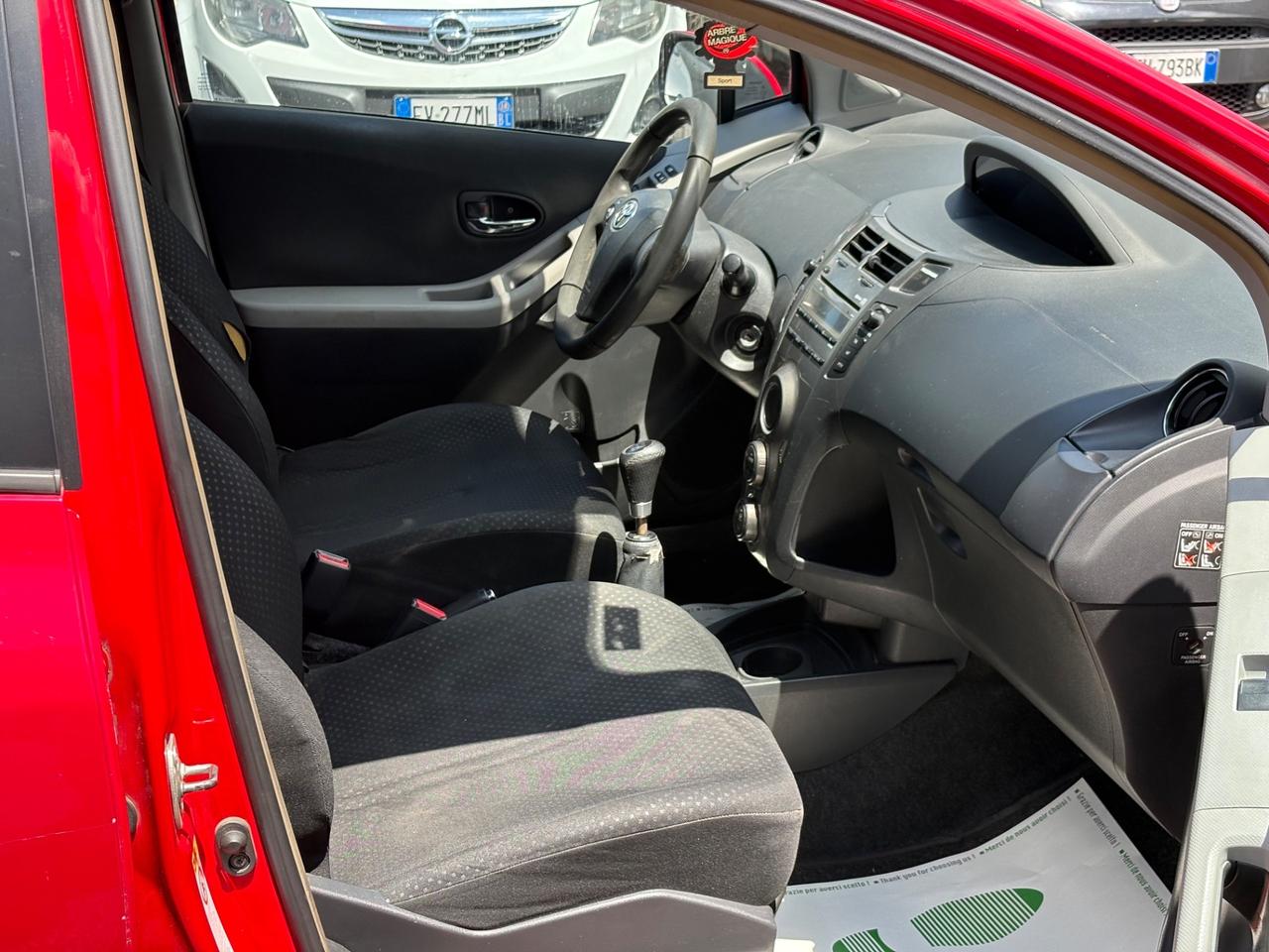 Toyota Yaris 1.0 5 porte Sol