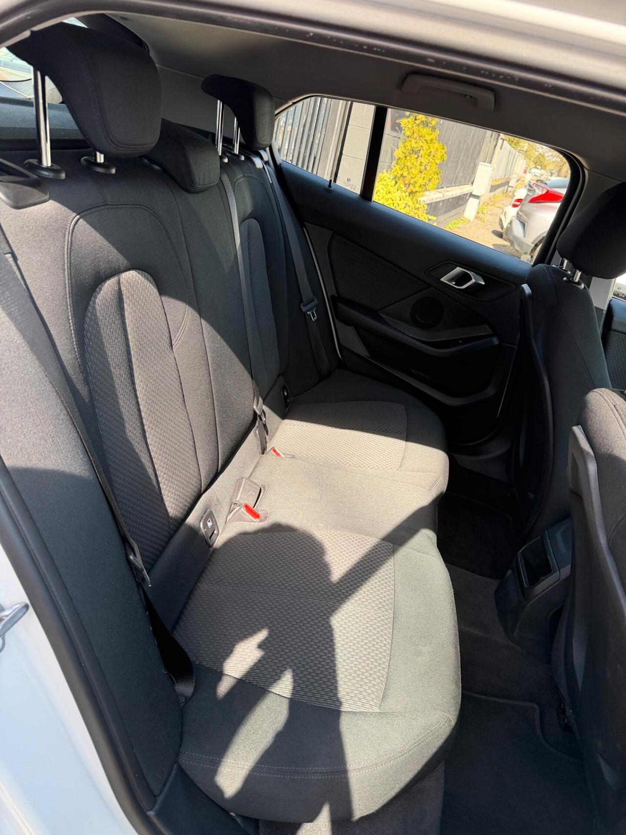 Bmw 116 116d 5p. Msport