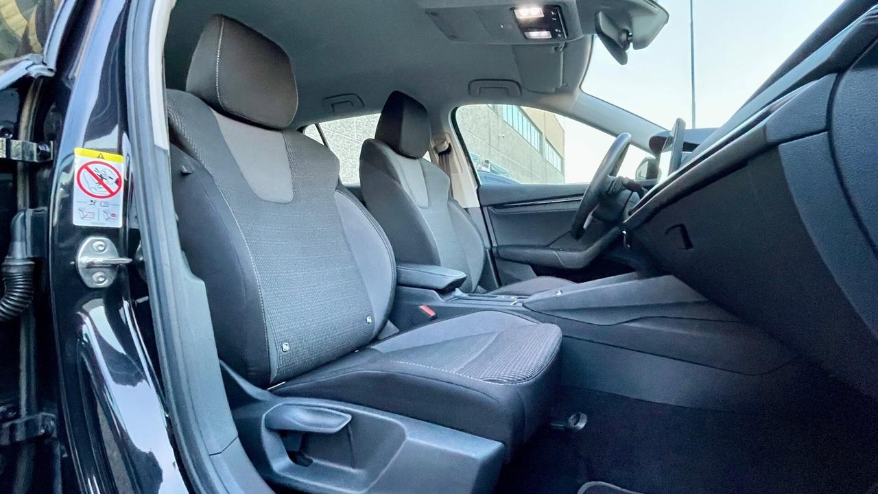 SKODA OCTAVIA SW 2.0 TDI EXECUTIVE 116CV - FULL LED, VIRTUAL COCKPIT, NEOPATENTATI