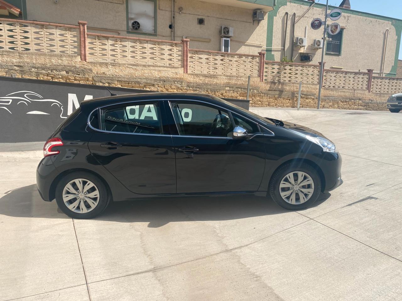 Peugeot 208 1.6 e-HDi 92 CV Stop&Start 5 porte Allure